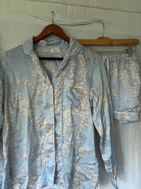 BedHead Pajamas Silk Dogwood Light Blue Pajama Set Collared Long Sleeve Size XS